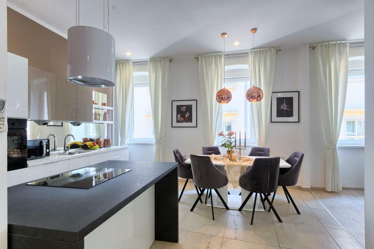 Hedone Luxury With Free Parking Apartment Pula